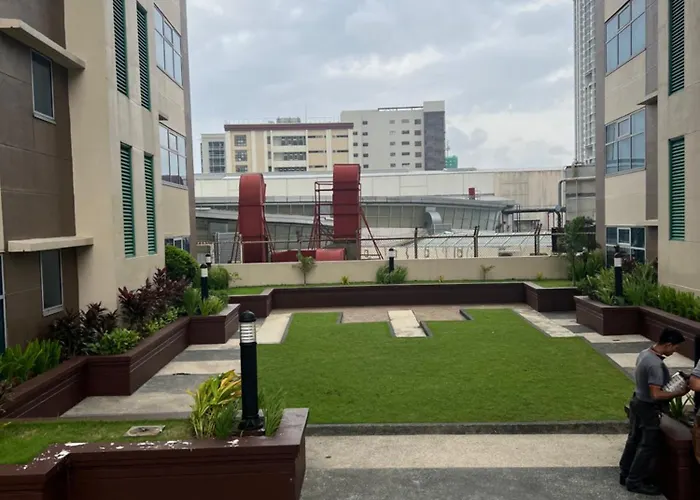 Aparthotel Robinson's Place Residences,